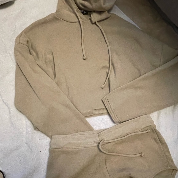 Tan hoodie set - Picture 2 of 3